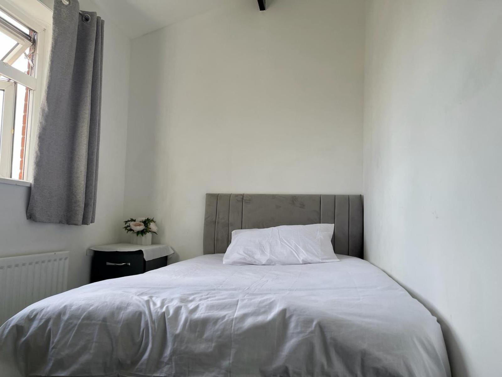 Homestays-Close To Coventry City And University I Free Parking I Wi-Fi Exterior photo