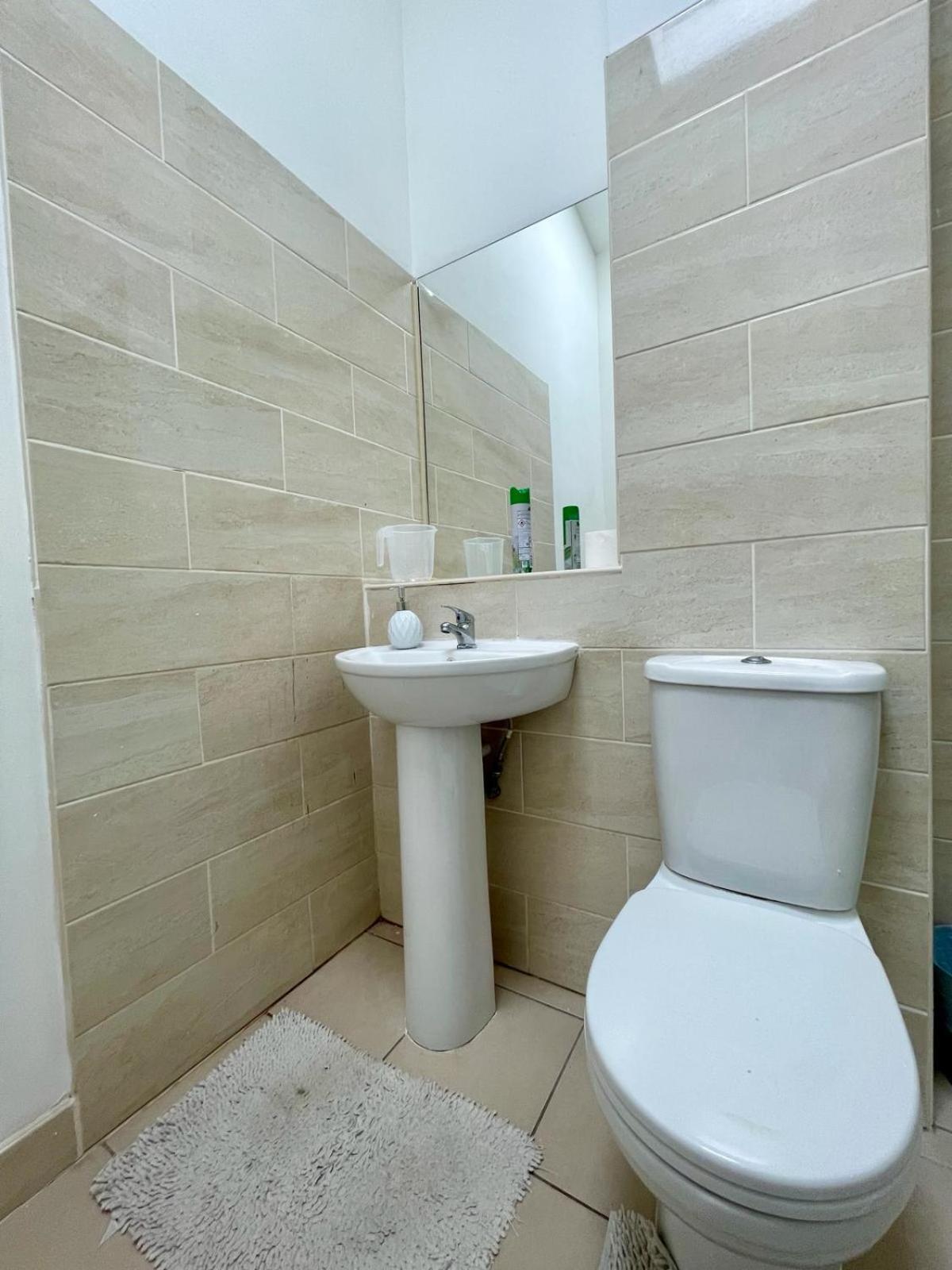 Homestays-Close To Coventry City And University I Free Parking I Wi-Fi Exterior photo